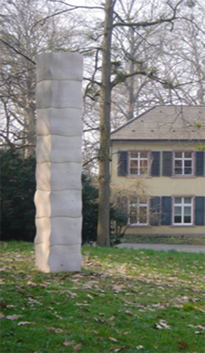 2405-stele1