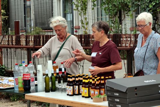 Das Buffet hat das Quartierzentrum GundeliDräff bereitgestellt, und Vito hat noch eine Menge Pizzastücke dazu gesponsert (FM)