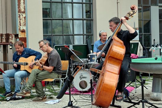 Musik und Apéro können beginnen (FM)