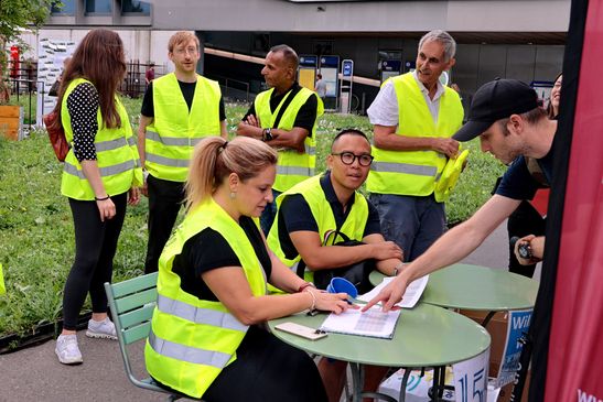 Punkt 14:15: Check-in mit Dana Guran und Duy Nguyen (FM)