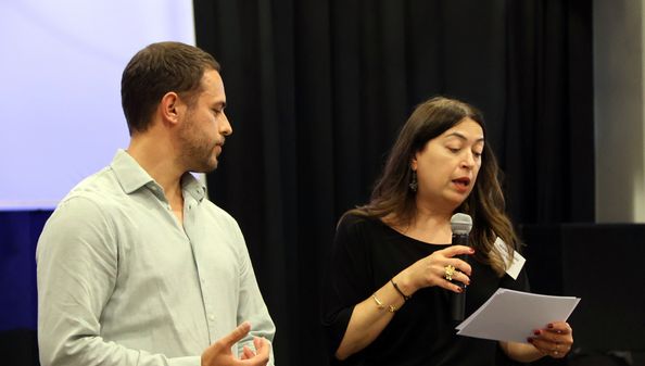 ... alle mit englischer Übersetzung von Maria Papoutsi (TW)